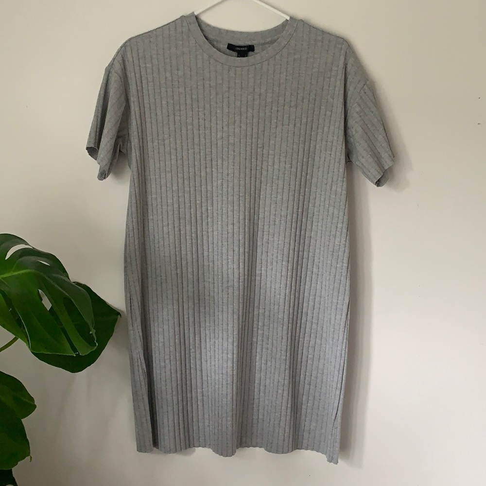 Grey ribbed t-shirt dress 🤍